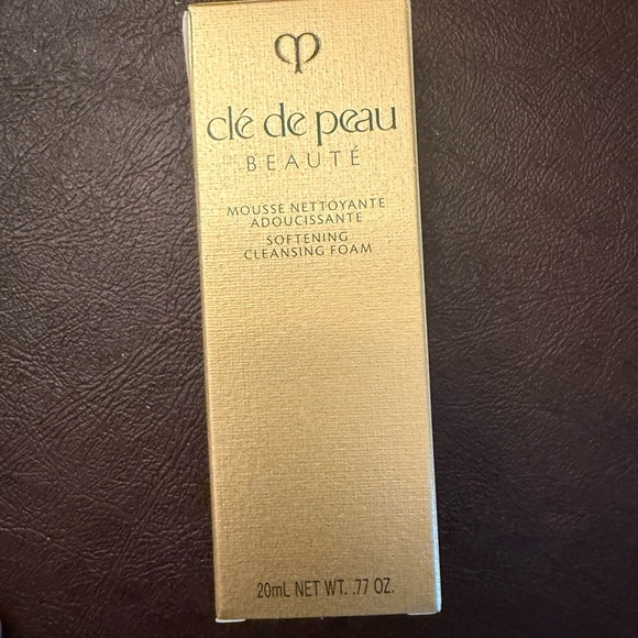 Clé de Peau Metallic Travel Set Gold Cosmetic Bag New! - Picture 2 of 5
